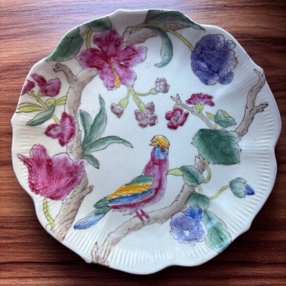 Vintage Fu Fat Porcelain Scalloped Hand Painted Accents Macau Bird Flowers Plate - Picture 1 of 7